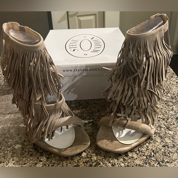 Steve Madden Fringly Taupe Heels 10 - Picture 2 of 8